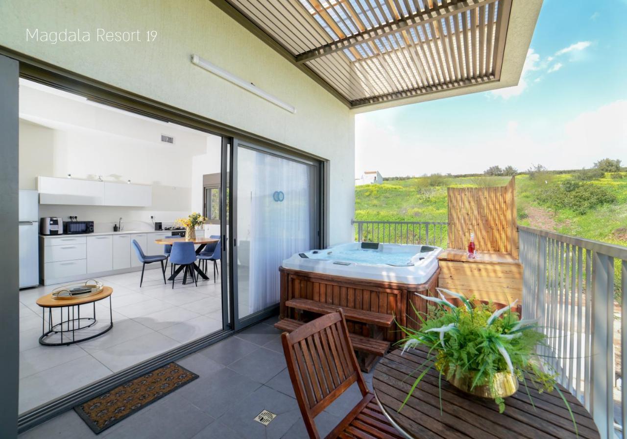 Yalarent Magdala Resort- Luxury Suites With Pool Or Jacuzzi With Sea View Migdal Esterno foto