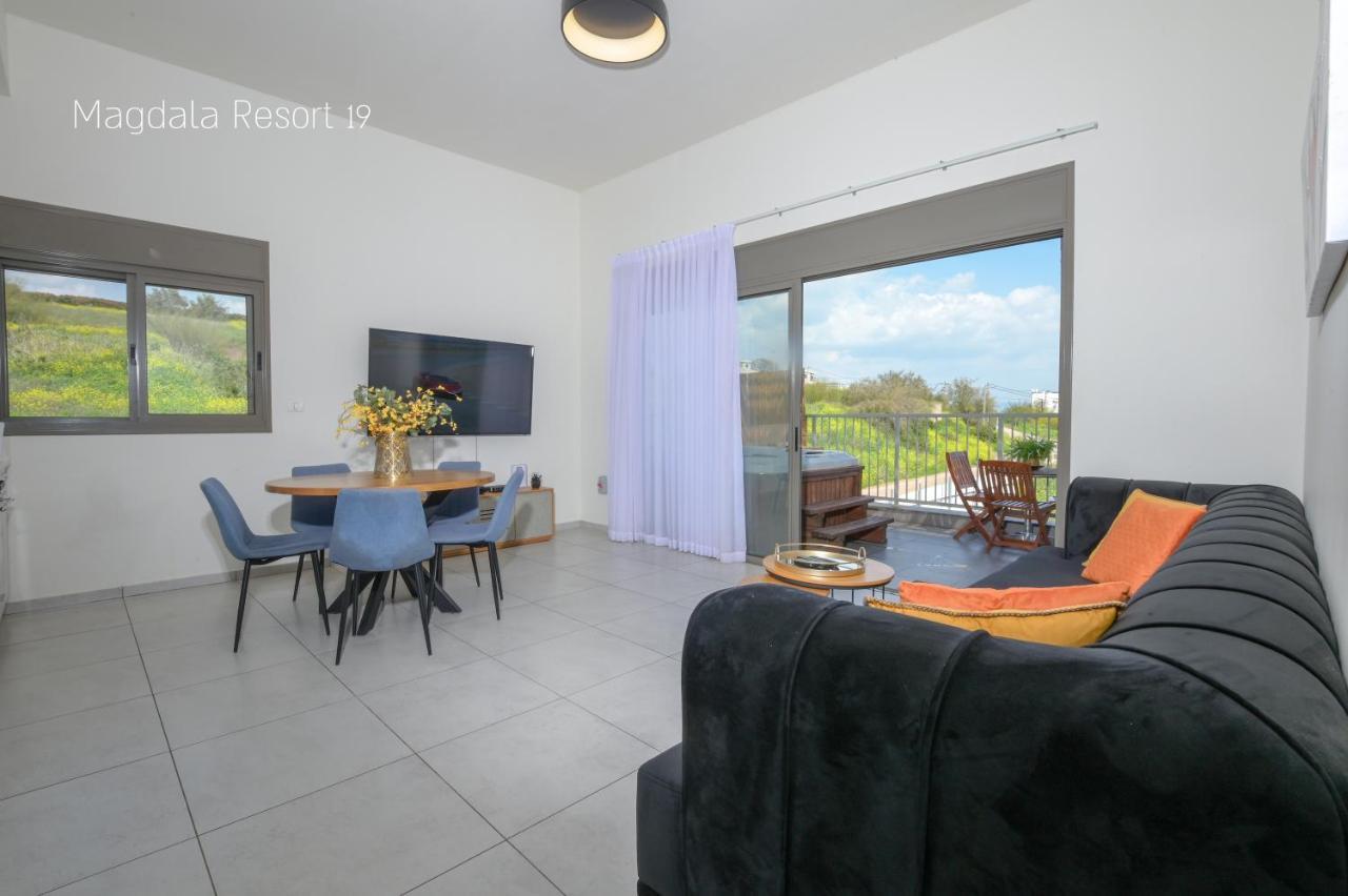 Yalarent Magdala Resort- Luxury Suites With Pool Or Jacuzzi With Sea View Migdal Esterno foto
